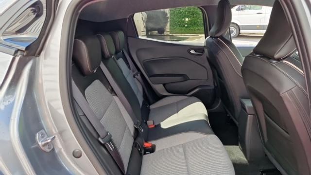 Renault Clio image 9