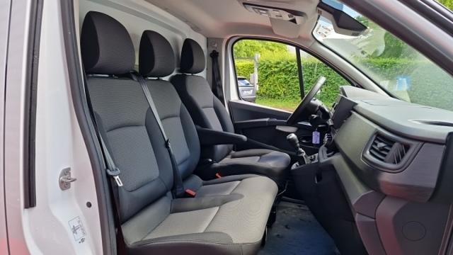 Renault Trafic image 9