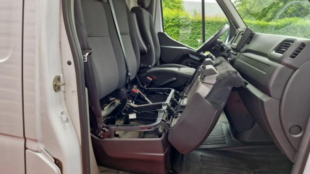 Renault Master image 2