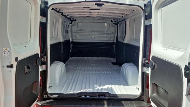 Renault Trafic image 8