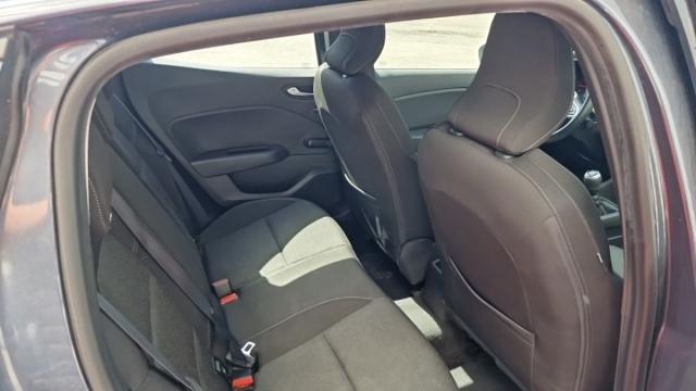 Renault Clio image 9