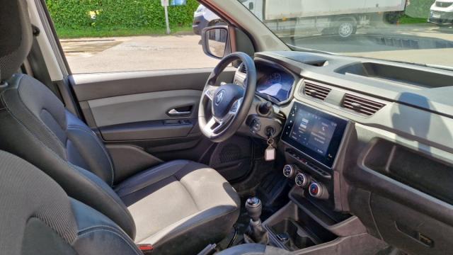 Renault Express Van image 3