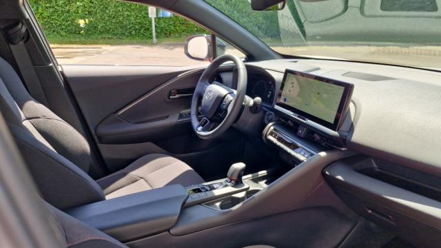 Toyota C-Hr image 2