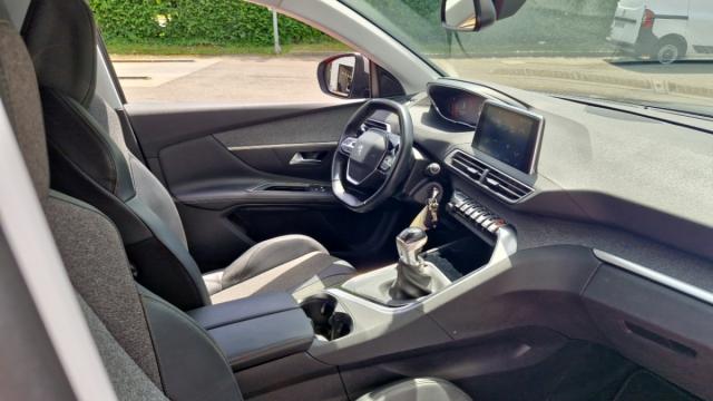 Peugeot 3008 image 8