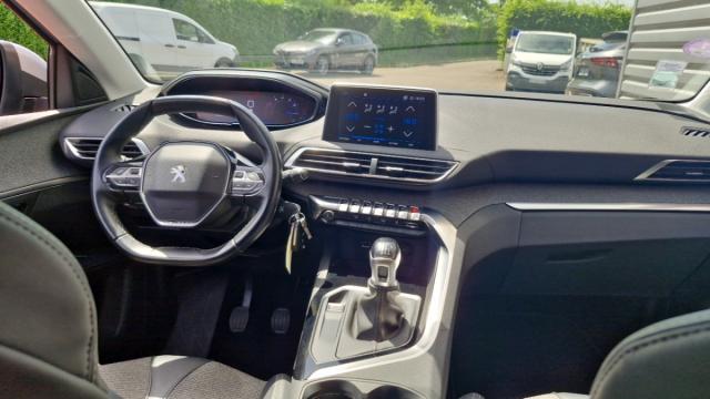 Peugeot 3008 image 3