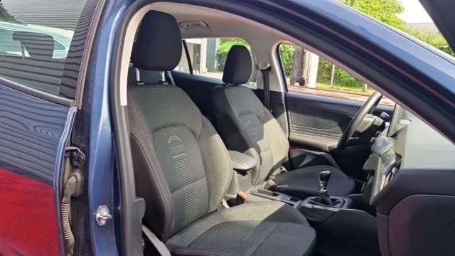 Ford Focus image 2