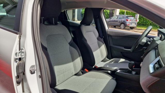 Renault Clio image 2