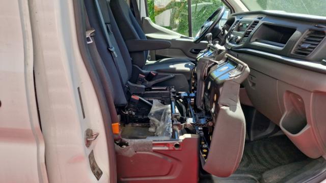 Ford Transit image 9
