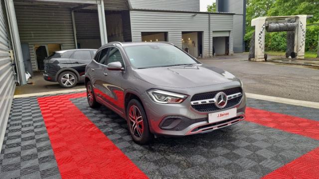 Mercedes Benz Gla image 2