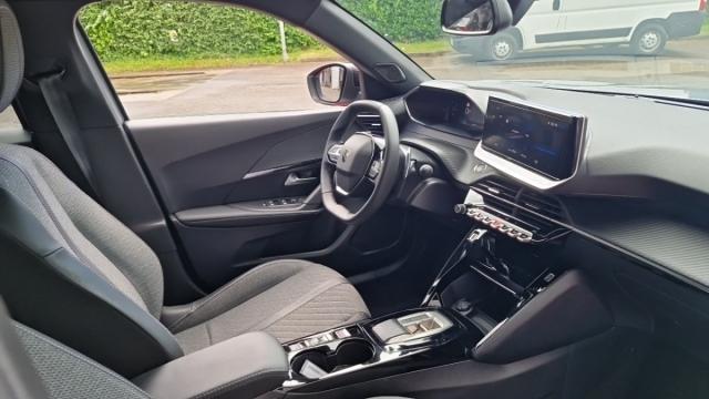 Peugeot 2008 image 9
