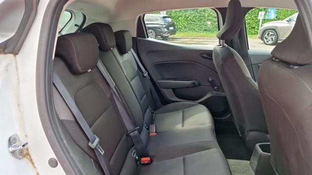Renault Clio image 9