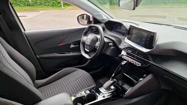 Peugeot 208 image 5