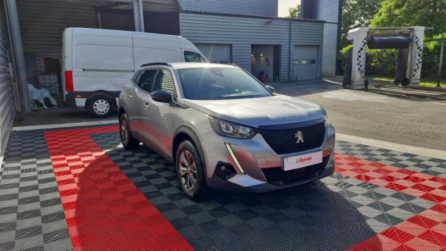 Peugeot 2008 image 2