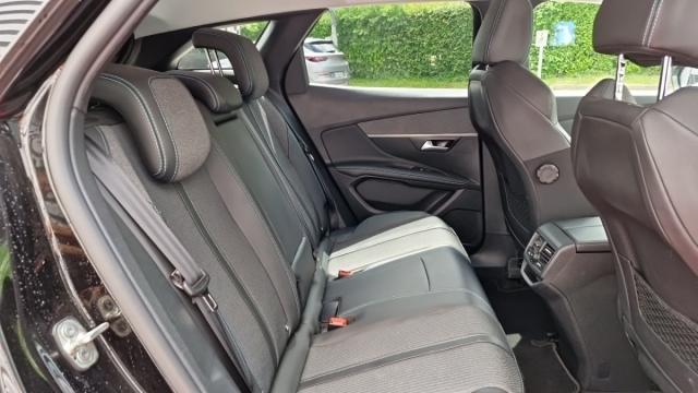 Peugeot 3008 image 2