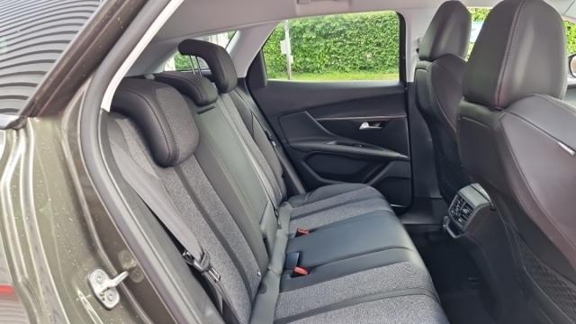 Peugeot 3008 image 2