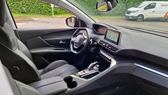 Peugeot 3008 image 1