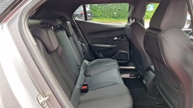 Peugeot 2008 image 8