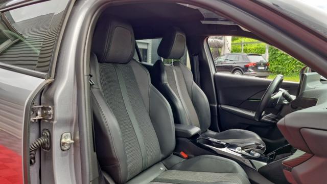 Peugeot 2008 image 9