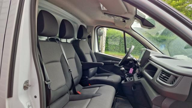 Renault Trafic image 8
