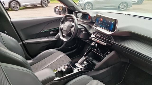 Peugeot 2008 image 7