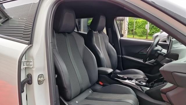Peugeot 2008 image 3