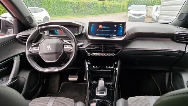Peugeot 2008 image 2
