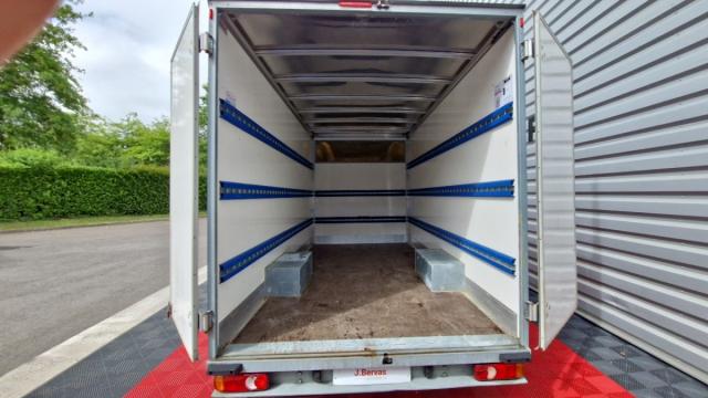 Renault Master image 8