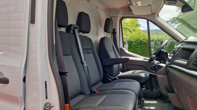 Ford Transit image 5