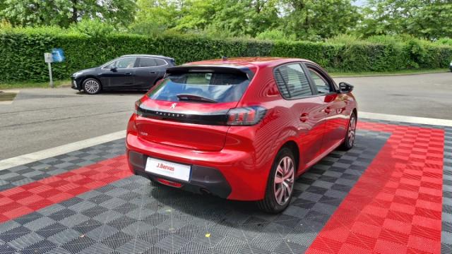 Peugeot 208 image 8