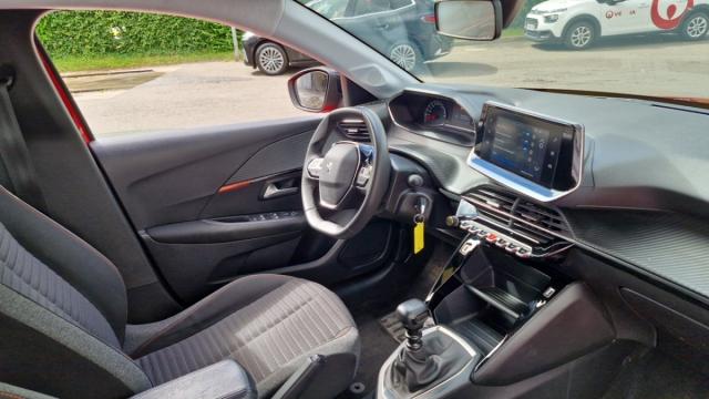 Peugeot 208 image 5