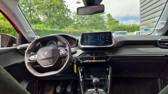 Peugeot 208 image 7