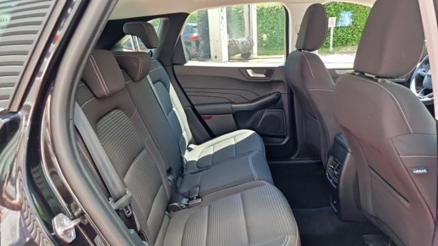 Ford Kuga image 7