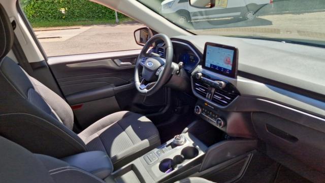 Ford Kuga image 1