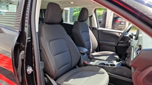 Ford Kuga image 8