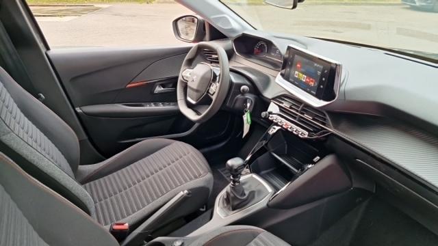 Peugeot 208 image 7