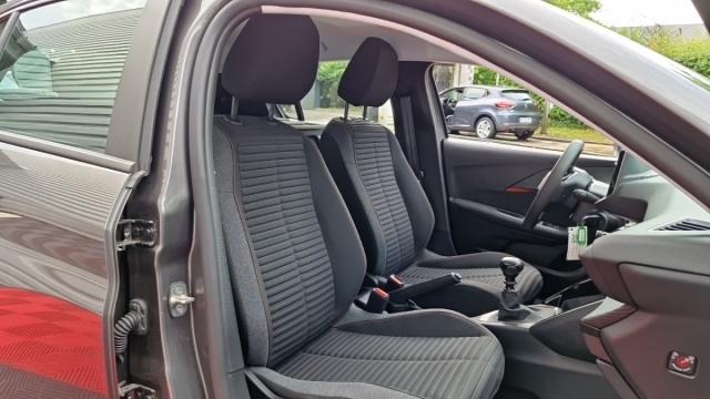 Peugeot 208 image 9