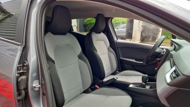 Renault Clio image 2