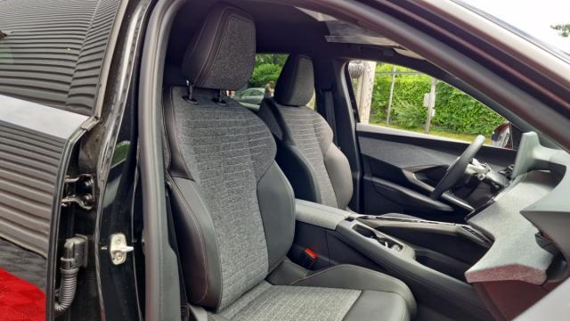 Peugeot 3008 image 2