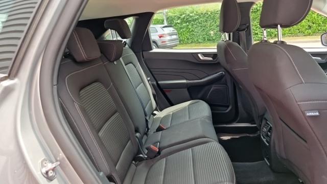 Ford Kuga image 9