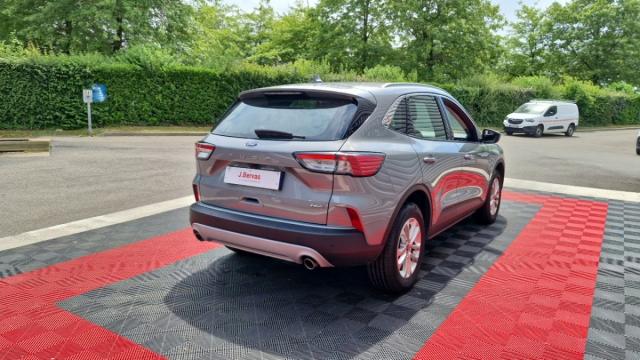 Ford Kuga image 6