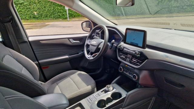 Ford Kuga image 8