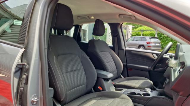 Ford Kuga image 3