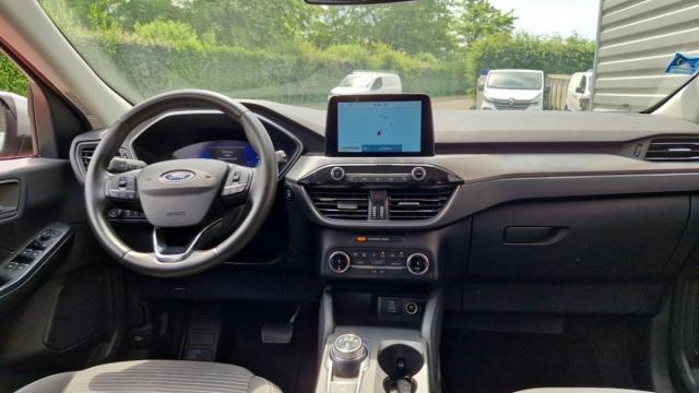 Ford Kuga image 1
