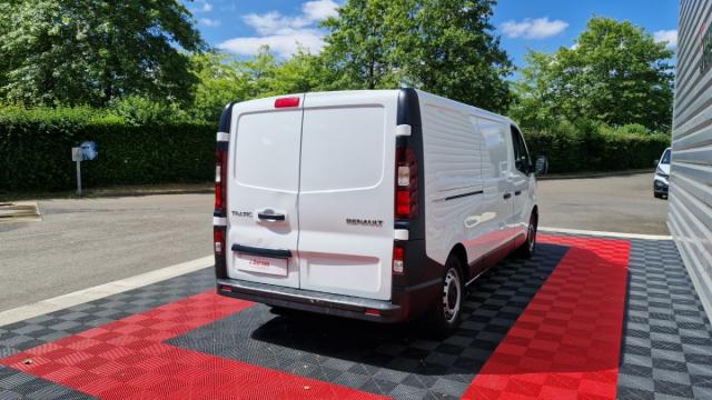 Renault Trafic image 2