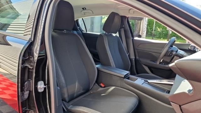 Peugeot 308 image 2