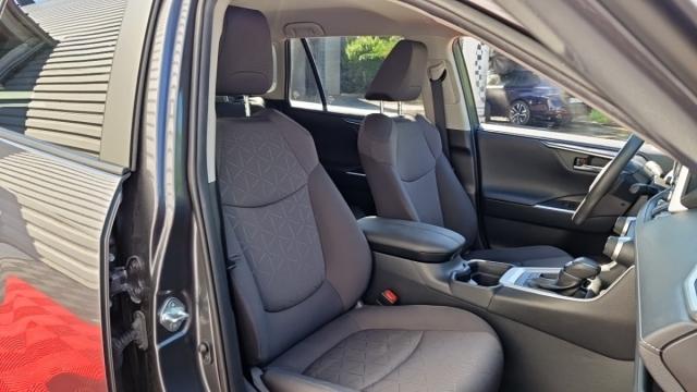 Toyota Rav4 image 8