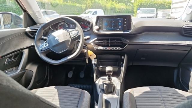 Peugeot 2008 image 2
