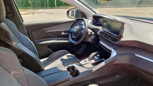 Peugeot 3008 image 2