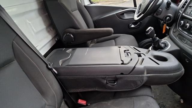 Renault Trafic image 8