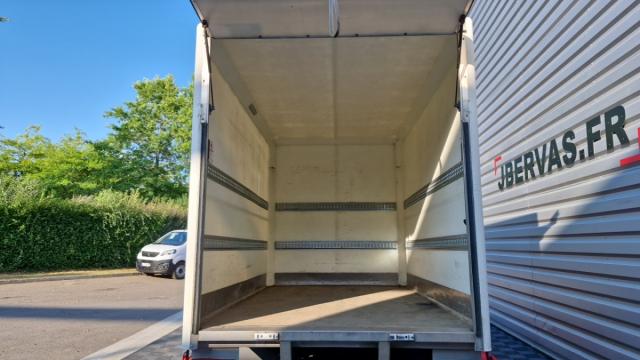 Renault Trucks Maxity image 4